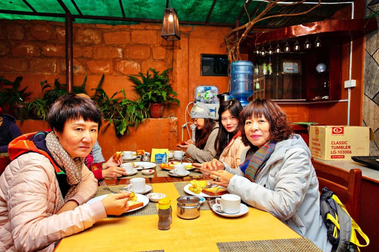 호텔 그랜드 홀리데이 포카라 외부 사진